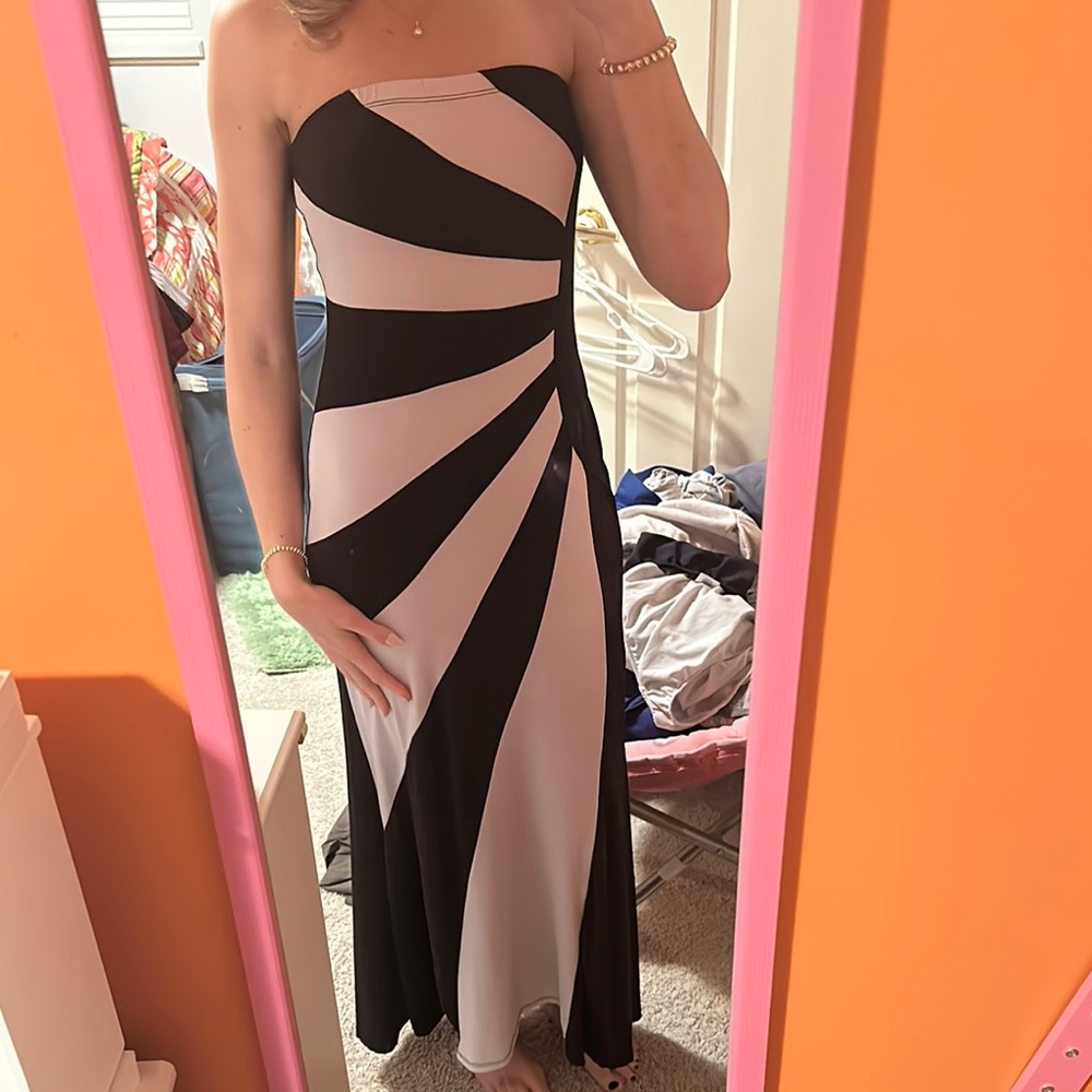 Elegant Black and White Strapless Dress